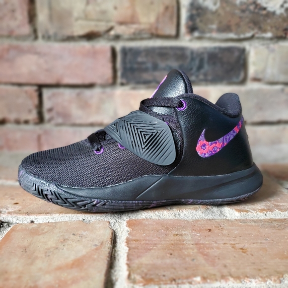 Nike Shoes - Nike Boys Kyrie Flytrap III BQ5620-001 Basketball Shoes Youth 6 Women's 7.5